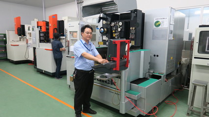 張更勤與手機(jī)軟件 數(shù)字化時(shí)代的學(xué)習(xí)與實(shí)踐者